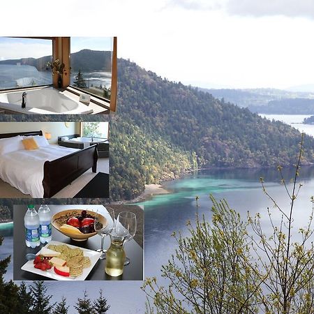 Moon Water Lodge Malahat ภายนอก รูปภาพ