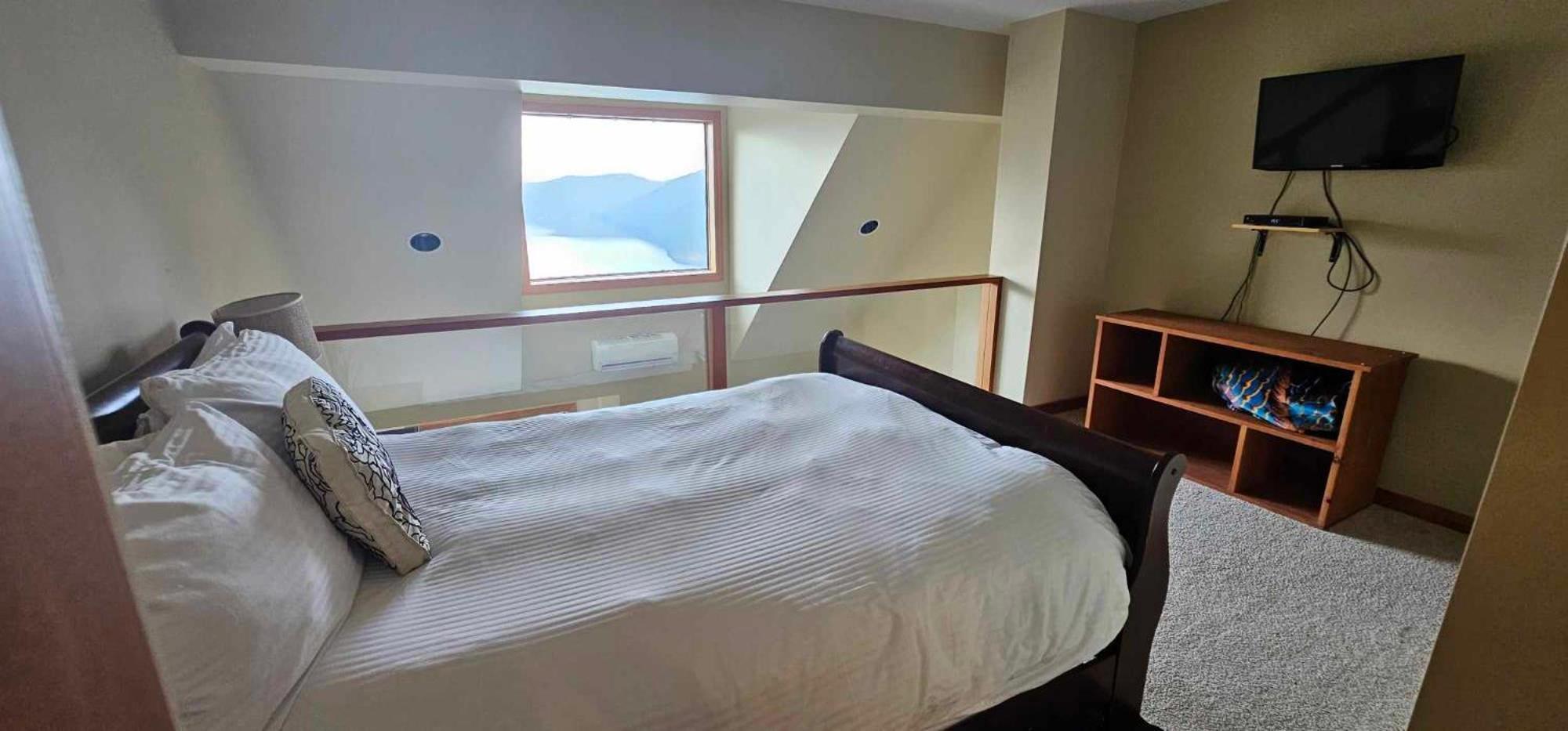 Moon Water Lodge Malahat ภายนอก รูปภาพ