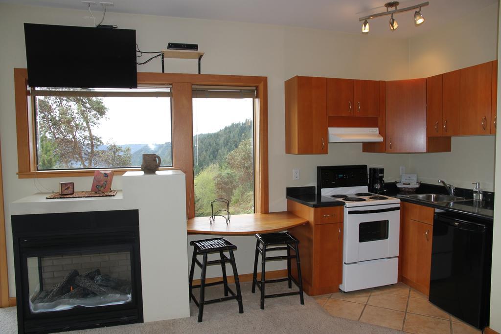 Moon Water Lodge Malahat ห้อง รูปภาพ